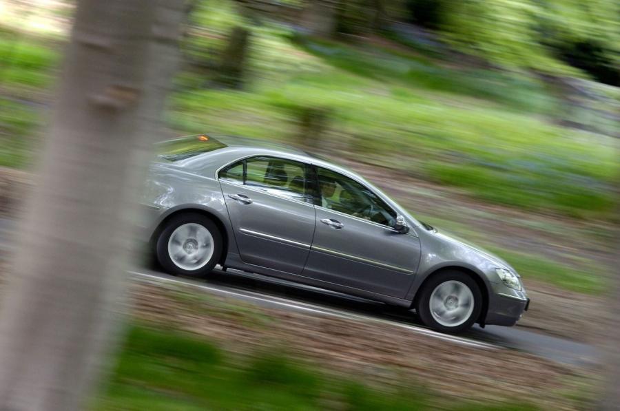 Honda Legend 2004 года  (фото 38 из 68)